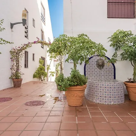 La Maestranza B Apartment *